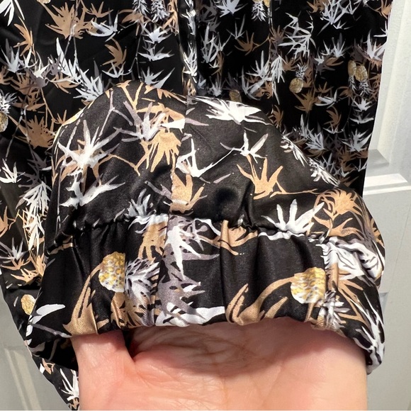 Peter Som Design Nation Women’s
Black Tropical Pineapple Print Jogger Pants. - Picture 5 of 10